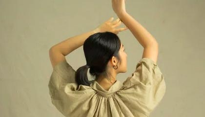 铁杆粉丝！詹姆斯晒俄亥俄州大橄榄球队定制耳机 期待新赛季